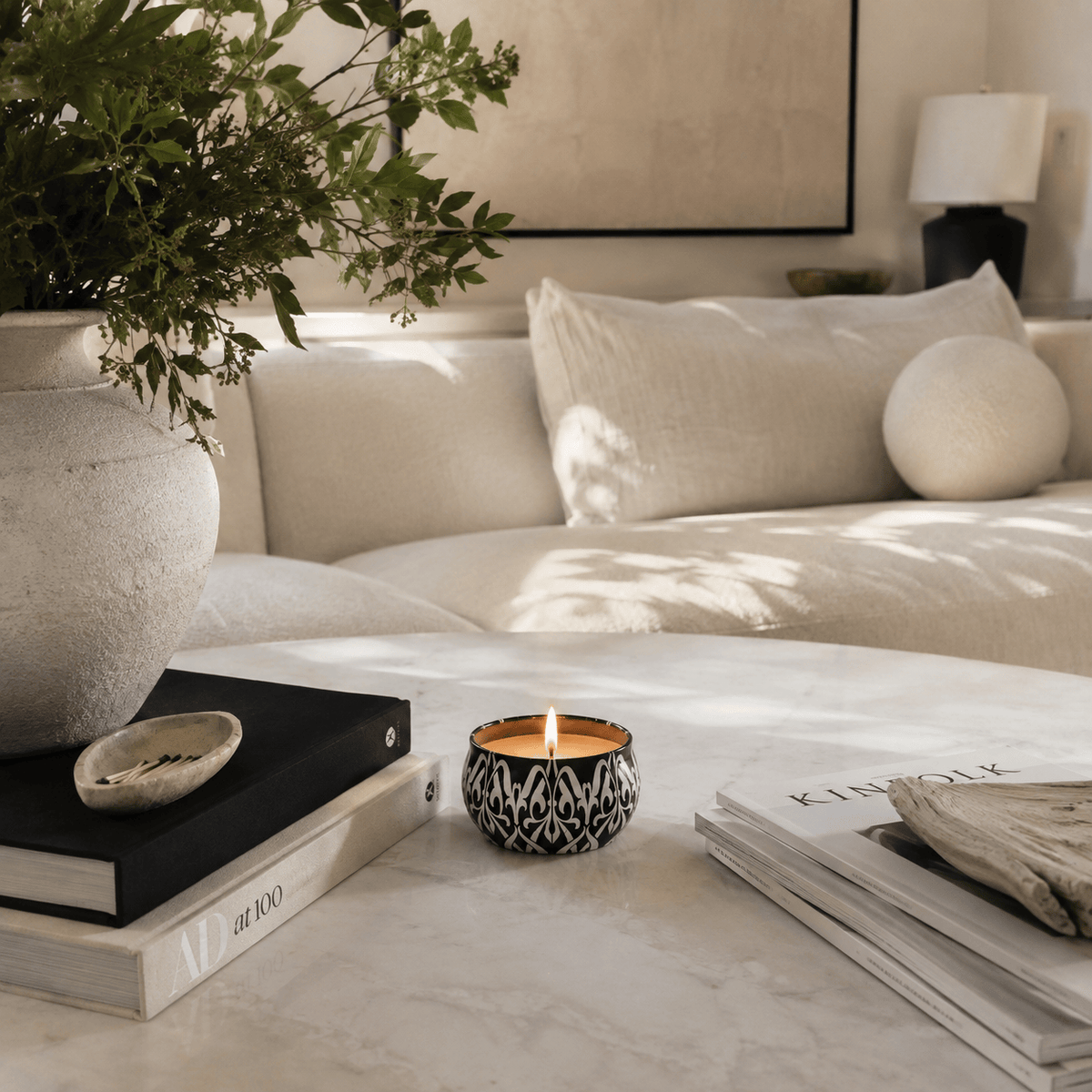 Suede Saffra Candle
